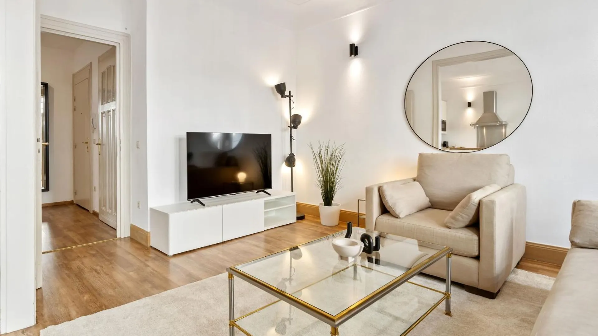 Stylish 2-Bed Apartment In Gare, Near Cafes & Shop Luxembourg