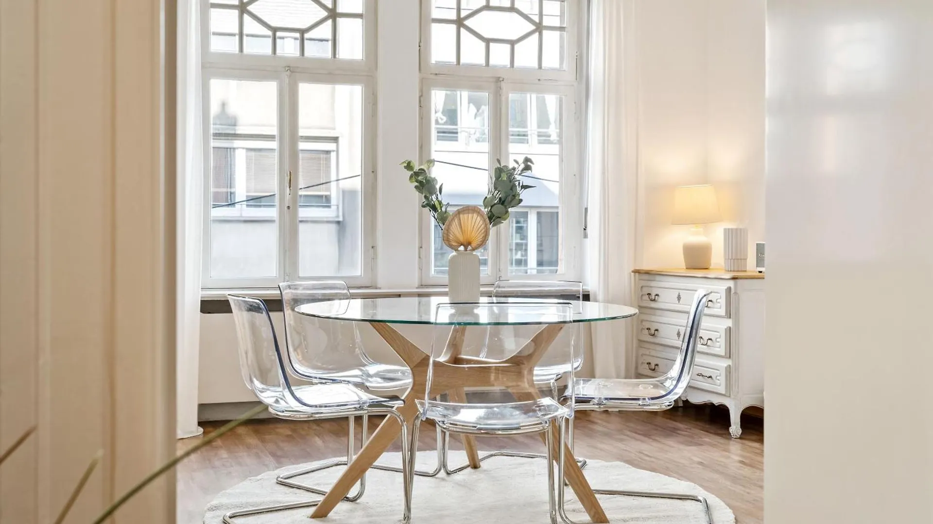 Stylish 2-Bed Apartment In Gare, Near Cafes & Shop Luxembourg