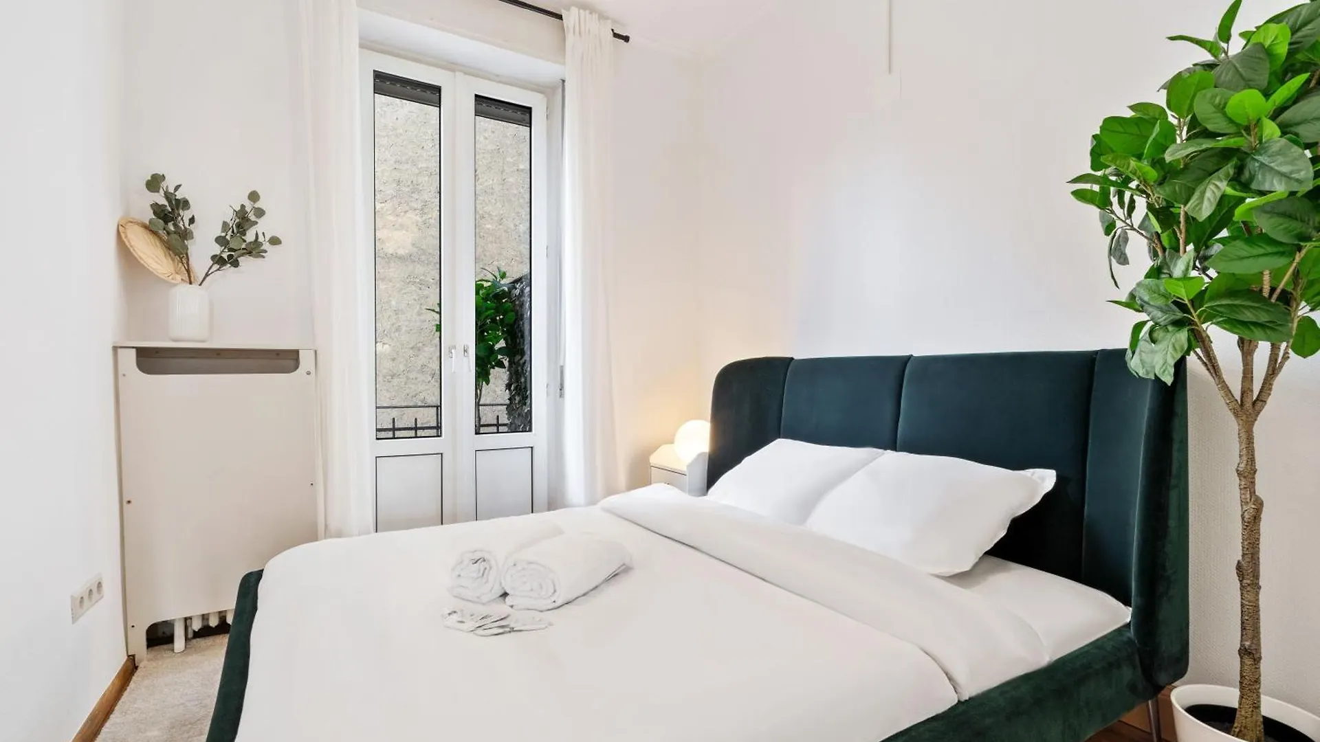 Stylish 2-Bed Apartment In Gare, Near Cafes & Shop Luxembourg