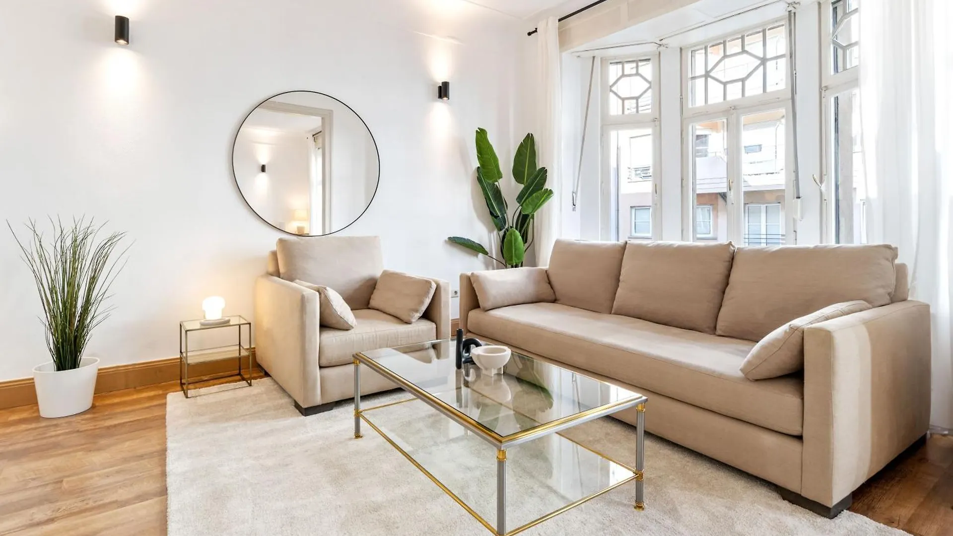 Stylish 2-Bed Apartment In Gare, Near Cafes & Shop Luxembourg 0*,  Luxembourg