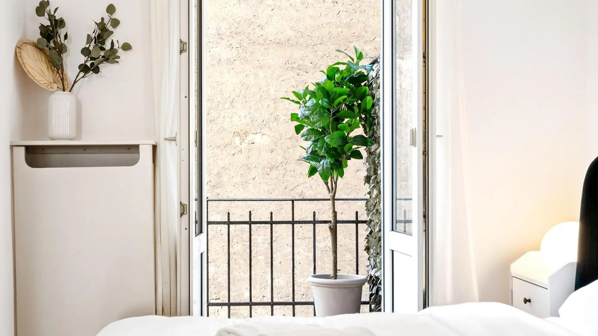 Stylish 2-Bed Apartment In Gare, Near Cafes & Shop Luxembourg Luxembourg