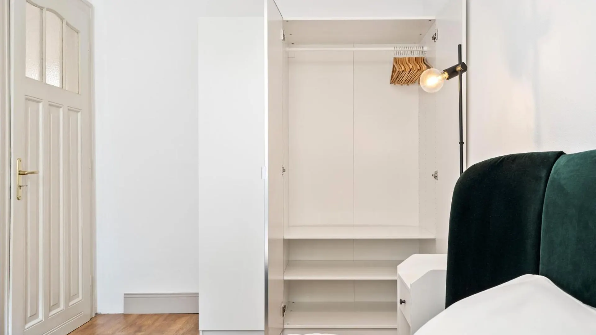 Stylish 2-Bed Apartment In Gare, Near Cafes & Shop Luxembourg