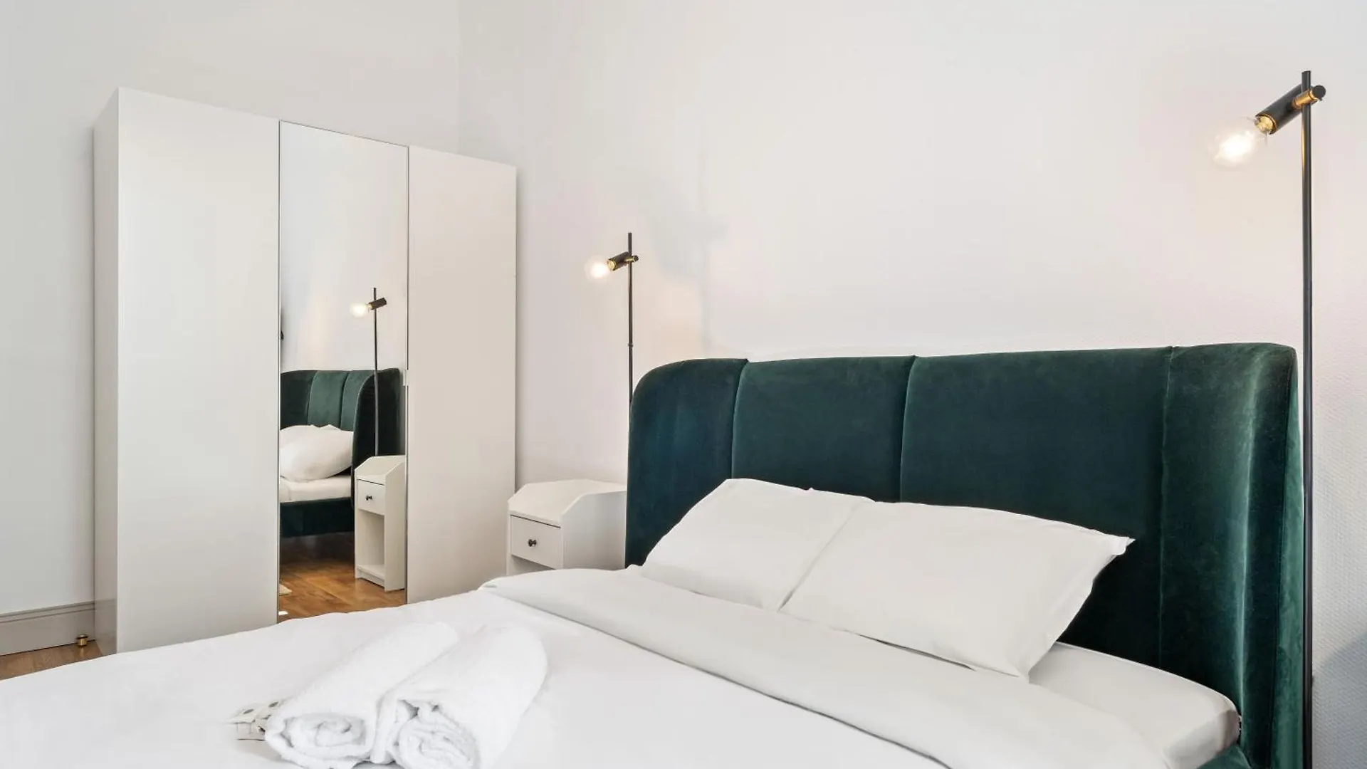 Stylish 2-Bed Apartment In Gare, Near Cafes & Shop Luxembourg 0*,